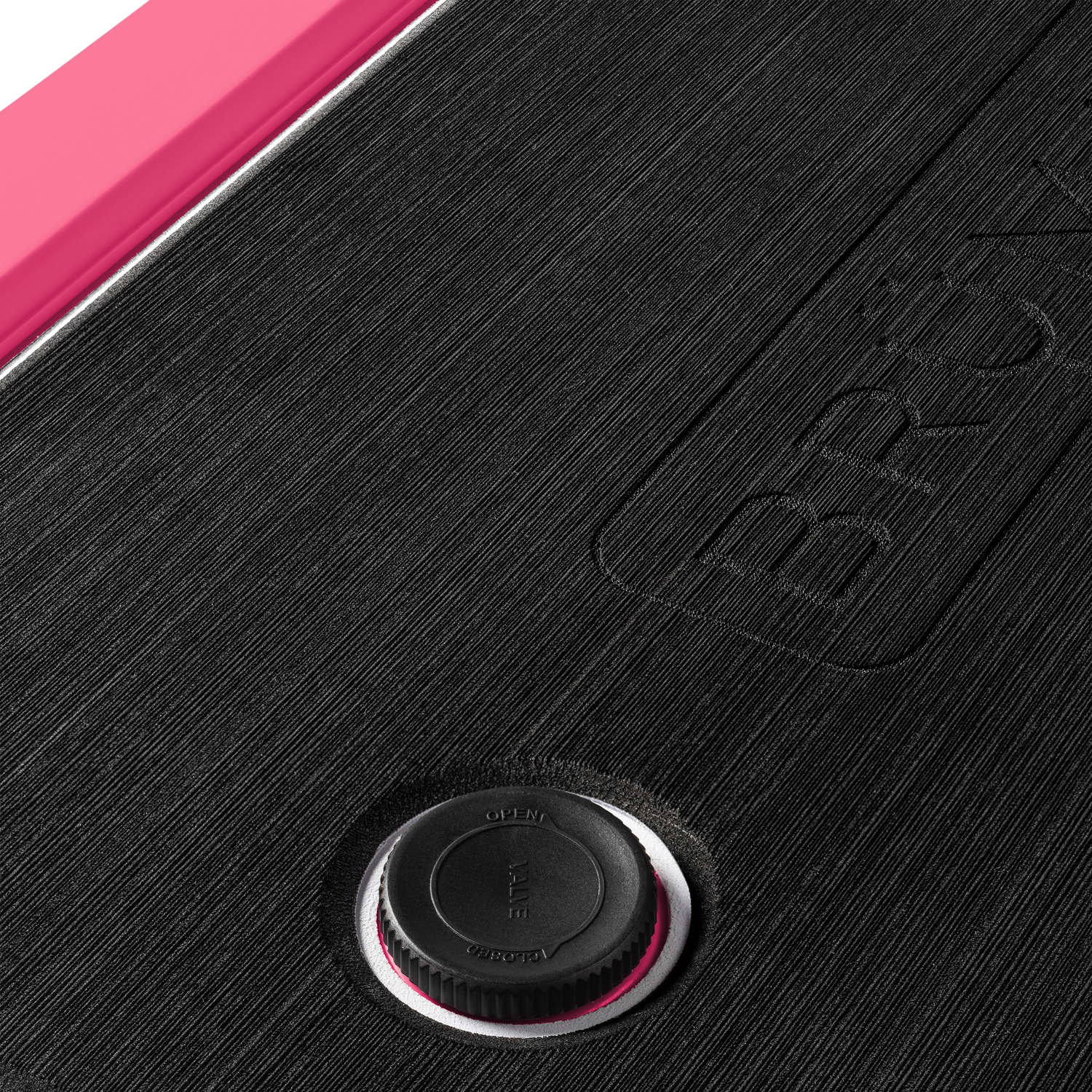 brutank-q3 brutank-55qt-neonpink-vent.png
