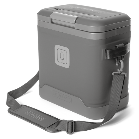 magpack-18-can-f2 magpack_18_graphite_front_strap.png